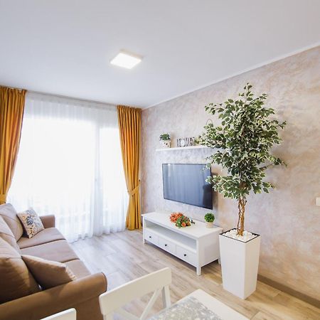 Cappuccino Colors At West Residence Oradea Exteriér fotografie